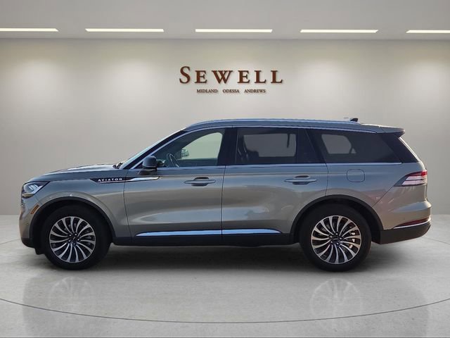 Used 2023 Lincoln Aviator Reserve w/ Equipment Group 201A image 2