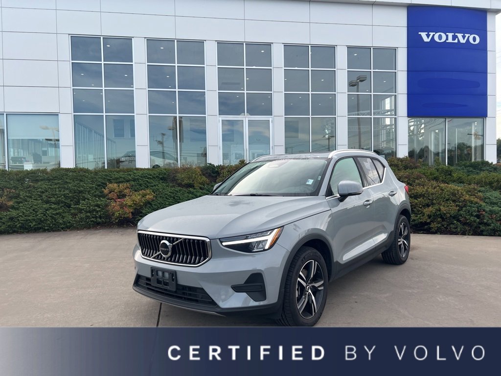 Certified 2025 Volvo XC40 B5 Core