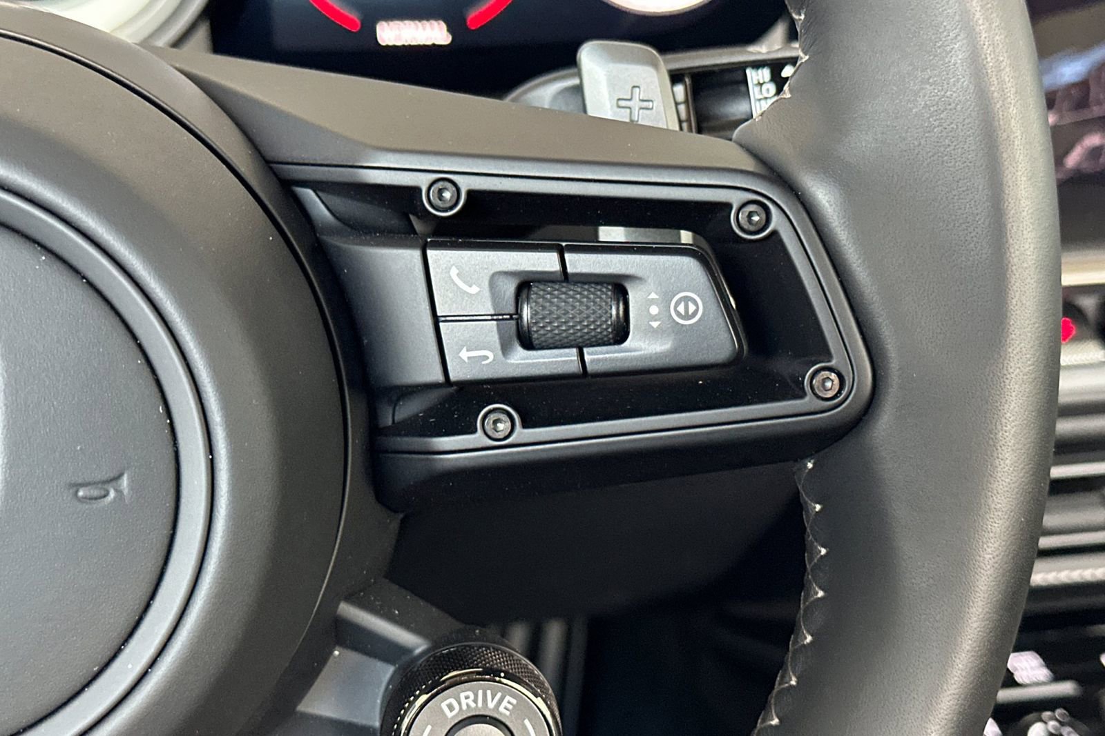 Used 2025 Porsche 911 Turbo image 30