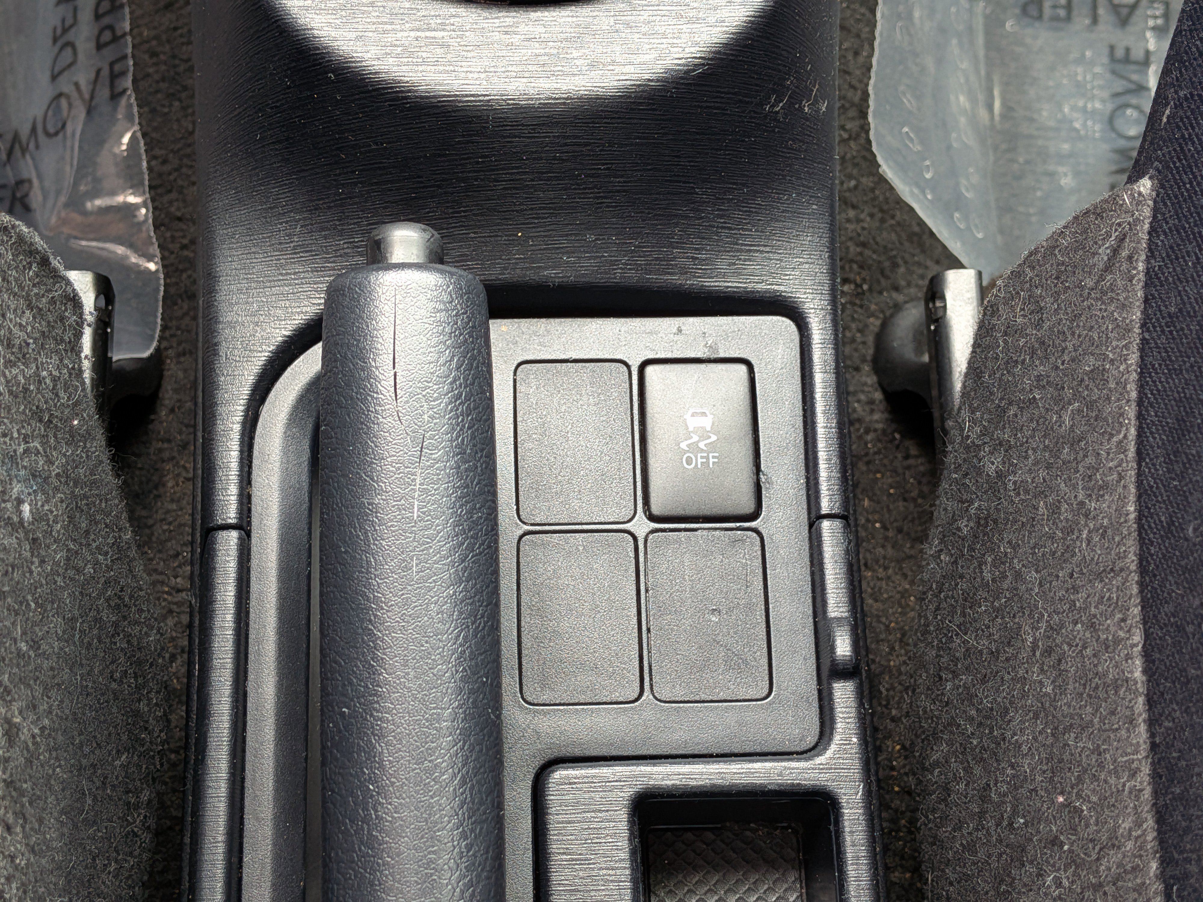 Used 2012 Toyota Yaris L image 28