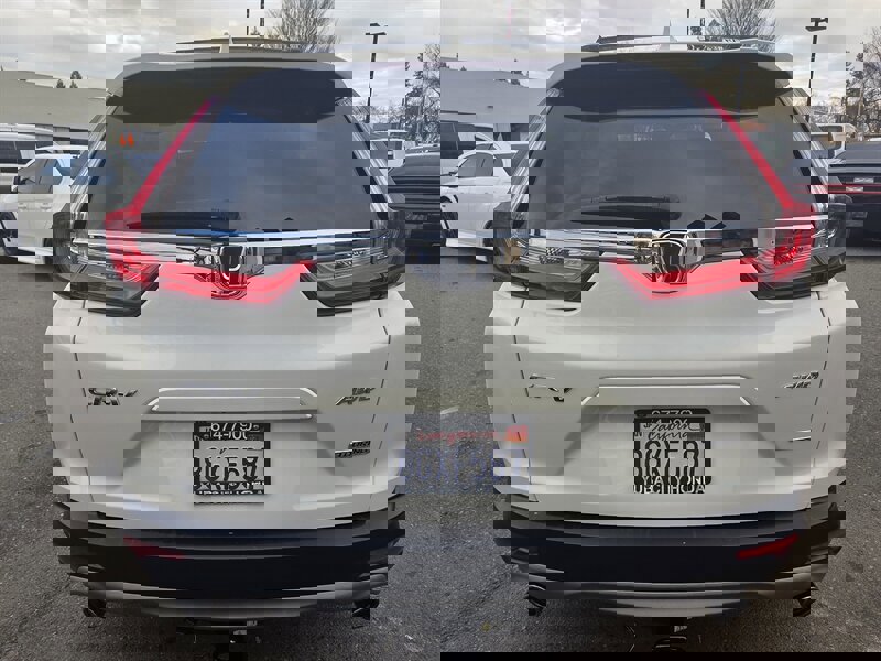 Used 2018 Honda CR-V Touring image 4