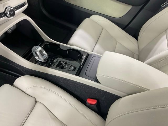 New 2026 Volvo XC40 B5 Ultra w/ Protection Package Premier image 22