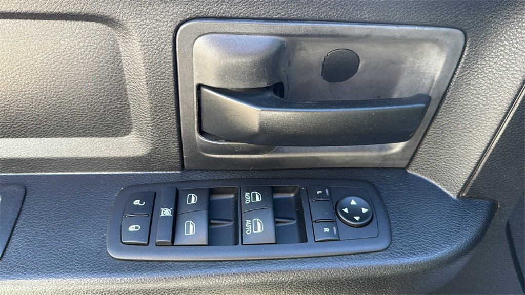 Used 2017 RAM 1500 Express image 17