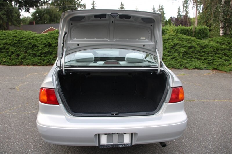 Used 1999 Toyota Corolla CE FWD image 16