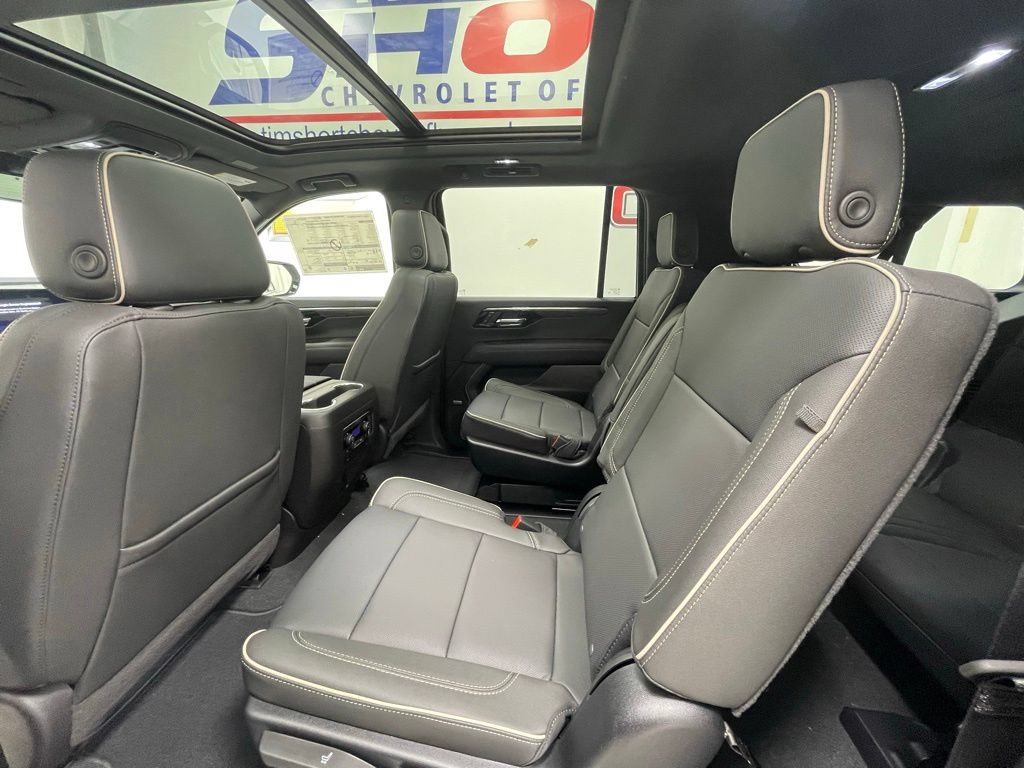 New 2026 Chevrolet Suburban Premier w/ Sun And Tow Package AWD/4WD image 15
