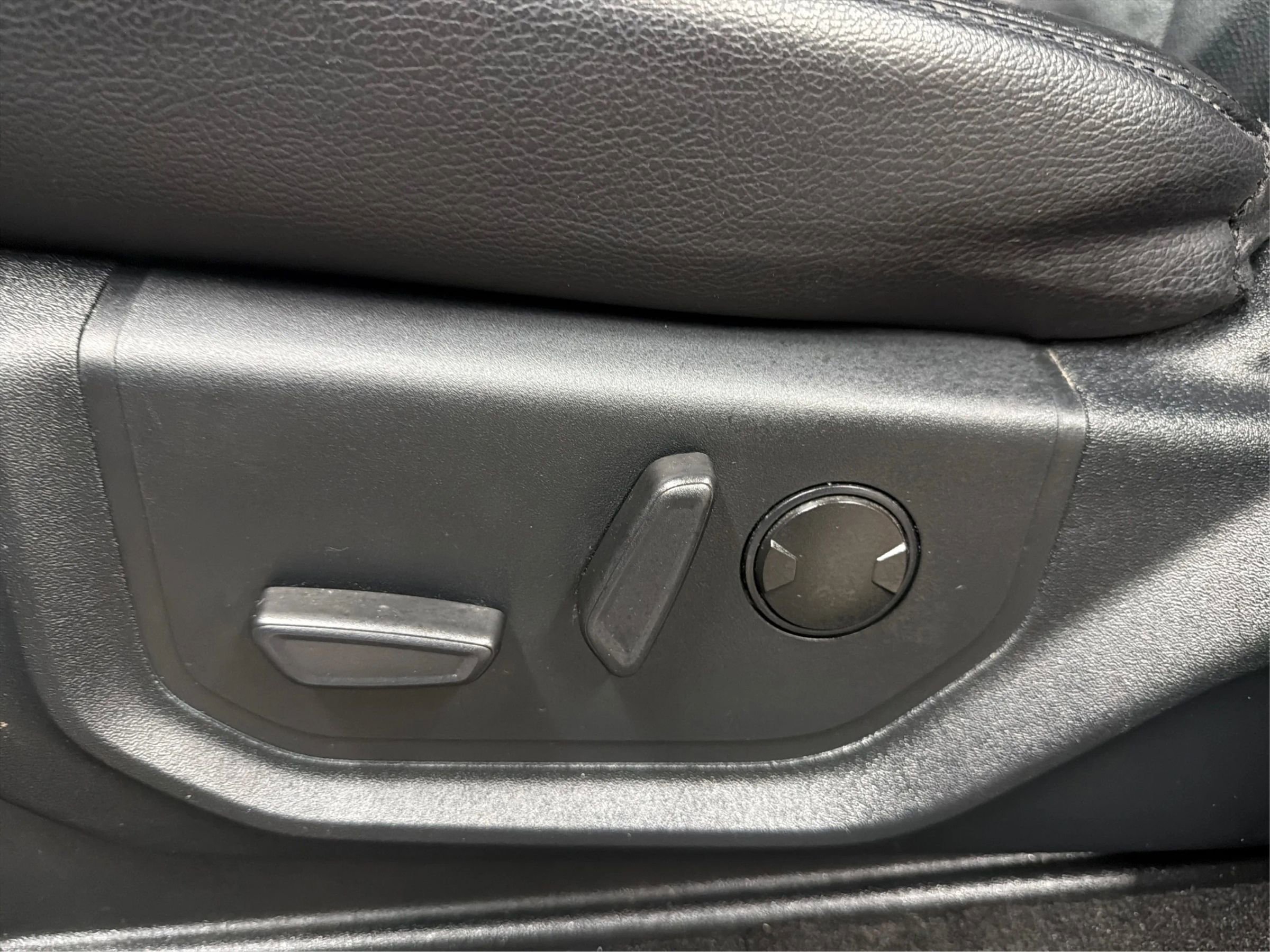 Used 2020 Ford Expedition Max XLT w/ Equipment Group 202A image 41