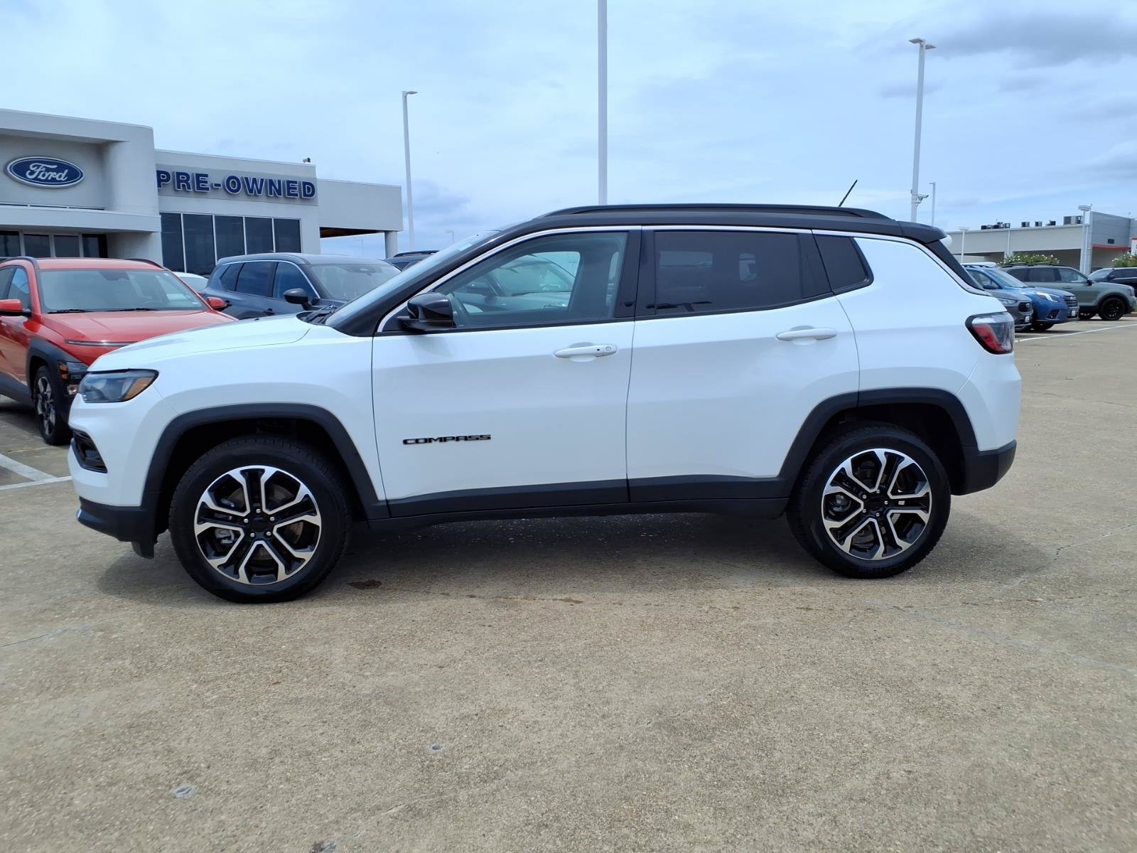 Used 2024 Jeep Compass Limited AWD/4WD image 2