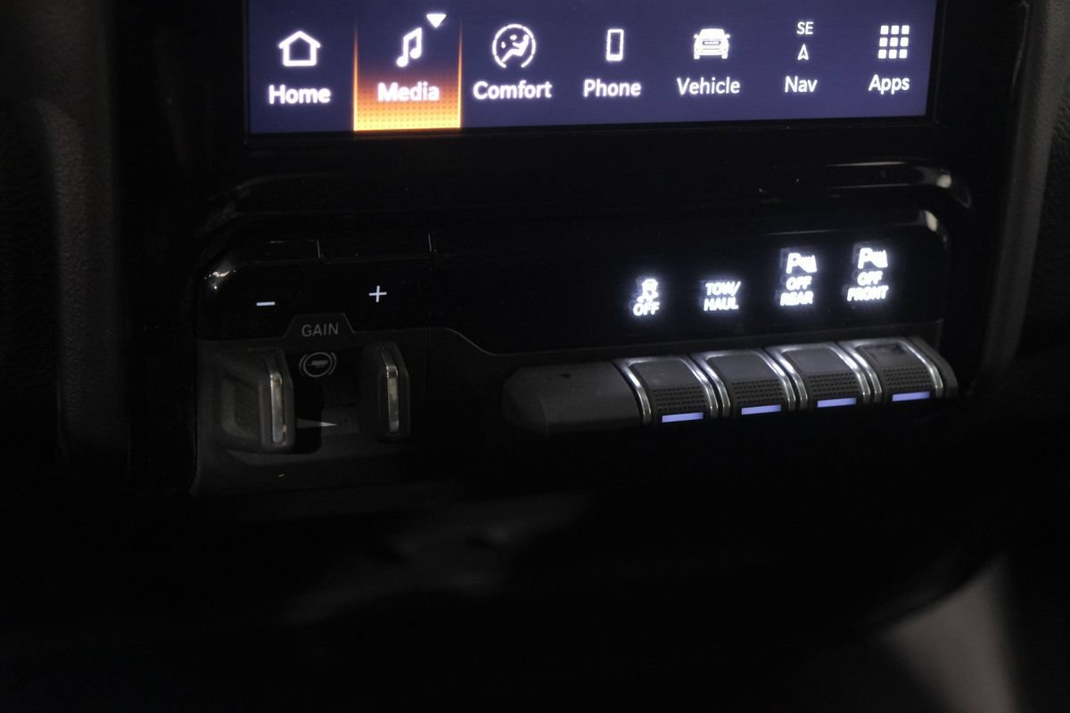 Used 2025 RAM 2500 Big Horn AWD/4WD image 26