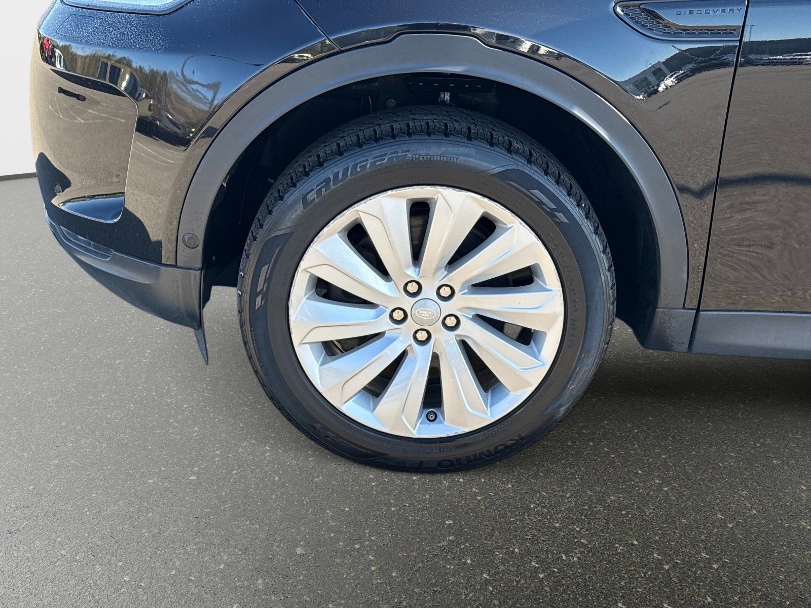 Used 2021 Land Rover Discovery Sport S image 11
