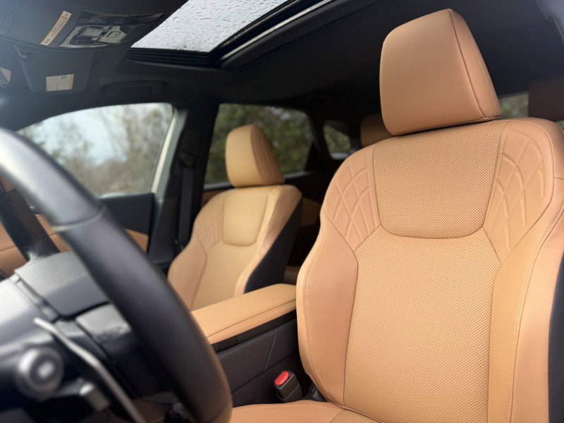 Used 2025 Lexus RX 350 Premium w/ Accessory Package image 13