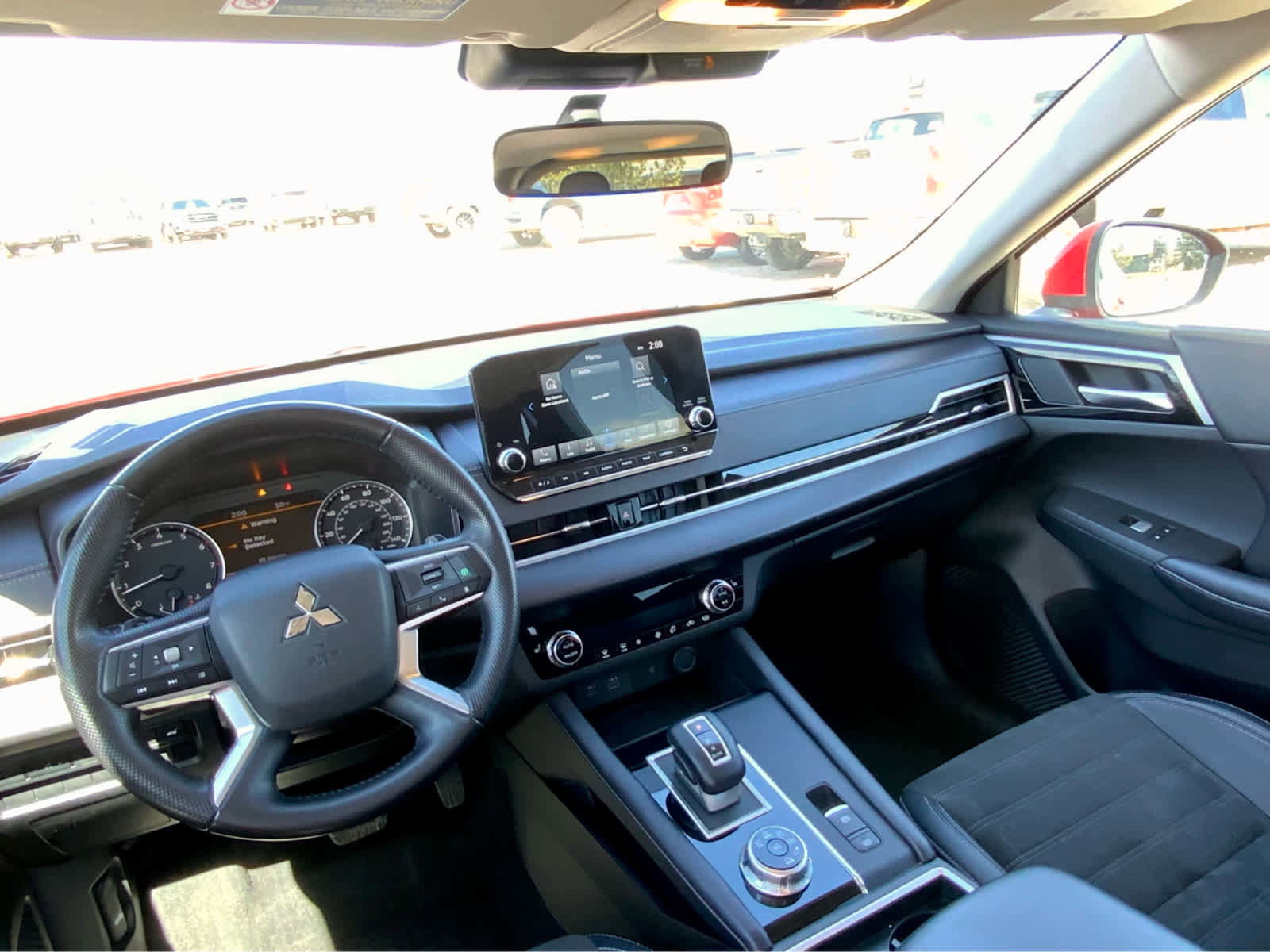 Used 2024 Mitsubishi Outlander SE image 29