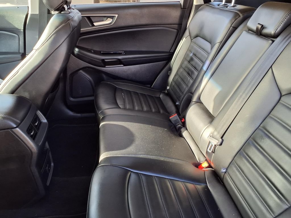 Used 2019 Ford Edge SEL w/ Equipment Group 201A FWD image 11