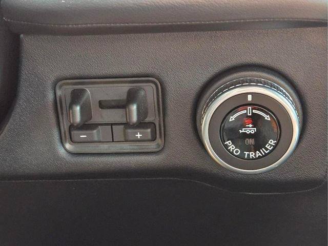 Used 2025 Lincoln Navigator L Black Label AWD/4WD image 32