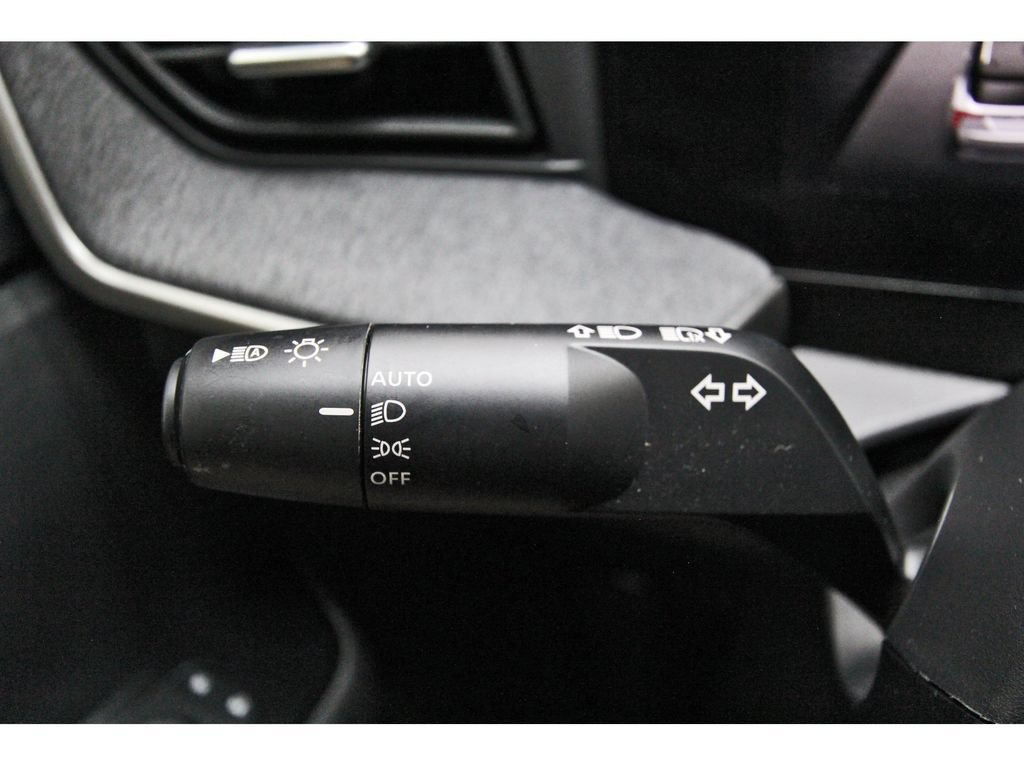 Used 2026 Nissan Kicks SV w/ SV Premium Package FWD image 16