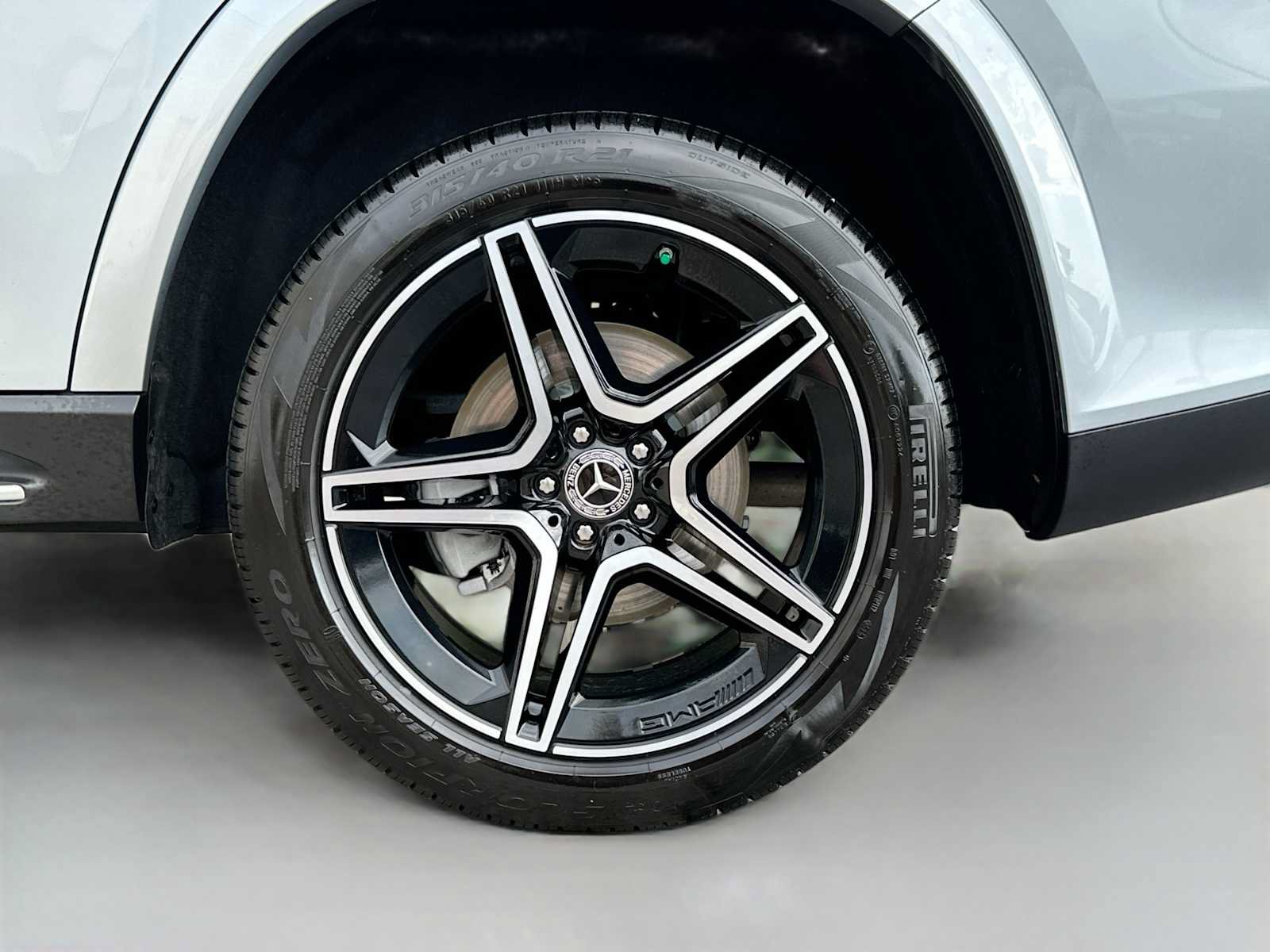 Used 2026 Mercedes-Benz GLS 450 4MATIC image 34