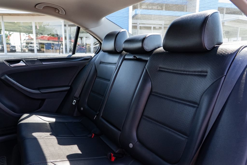 Used 2015 Volkswagen Jetta TDI SEL FWD image 25
