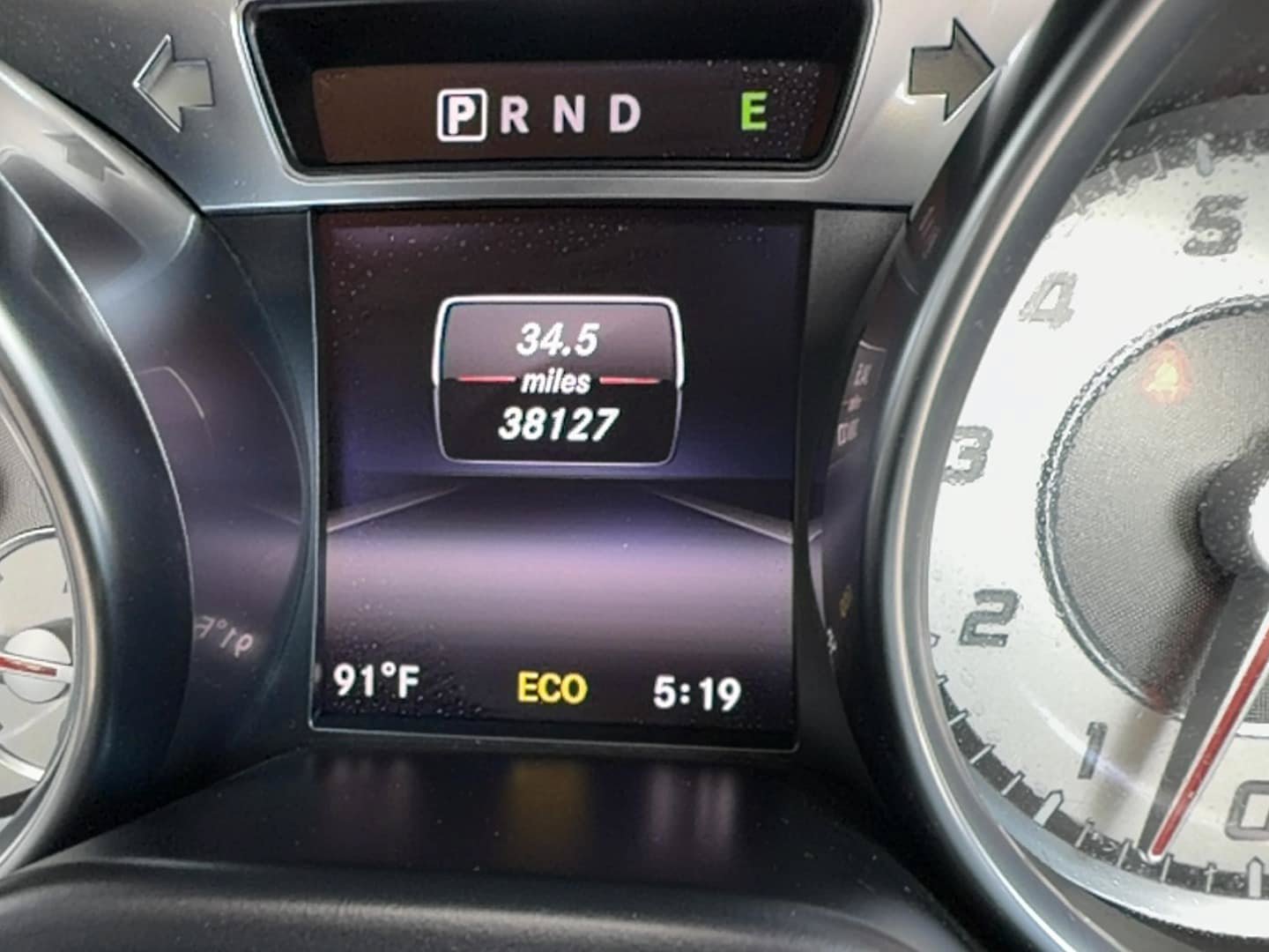 Used 2014 Mercedes-Benz SL 550 image 9