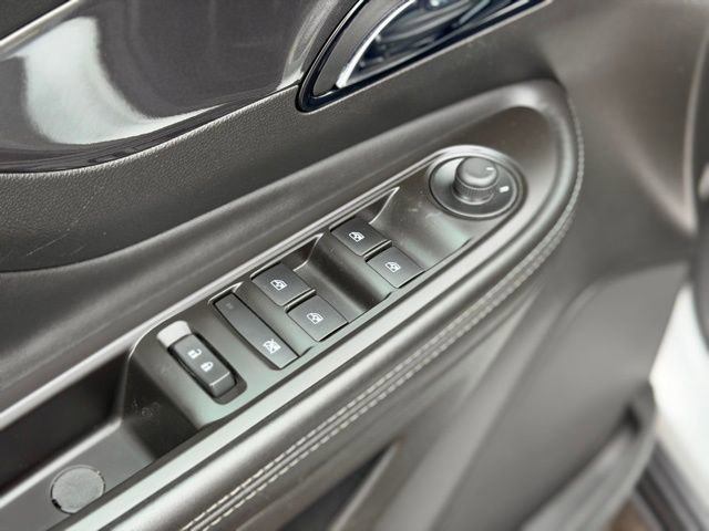 Used 2021 Buick Encore Preferred image 19