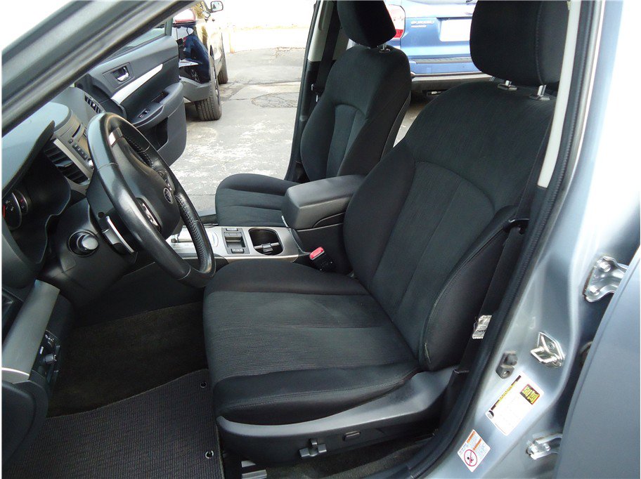 Used 2014 Subaru Outback 2.5i Premium w/ Moonroof Package AWD/4WD image 11