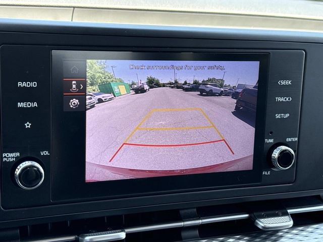 Used 2024 Kia Carnival LX FWD image 20