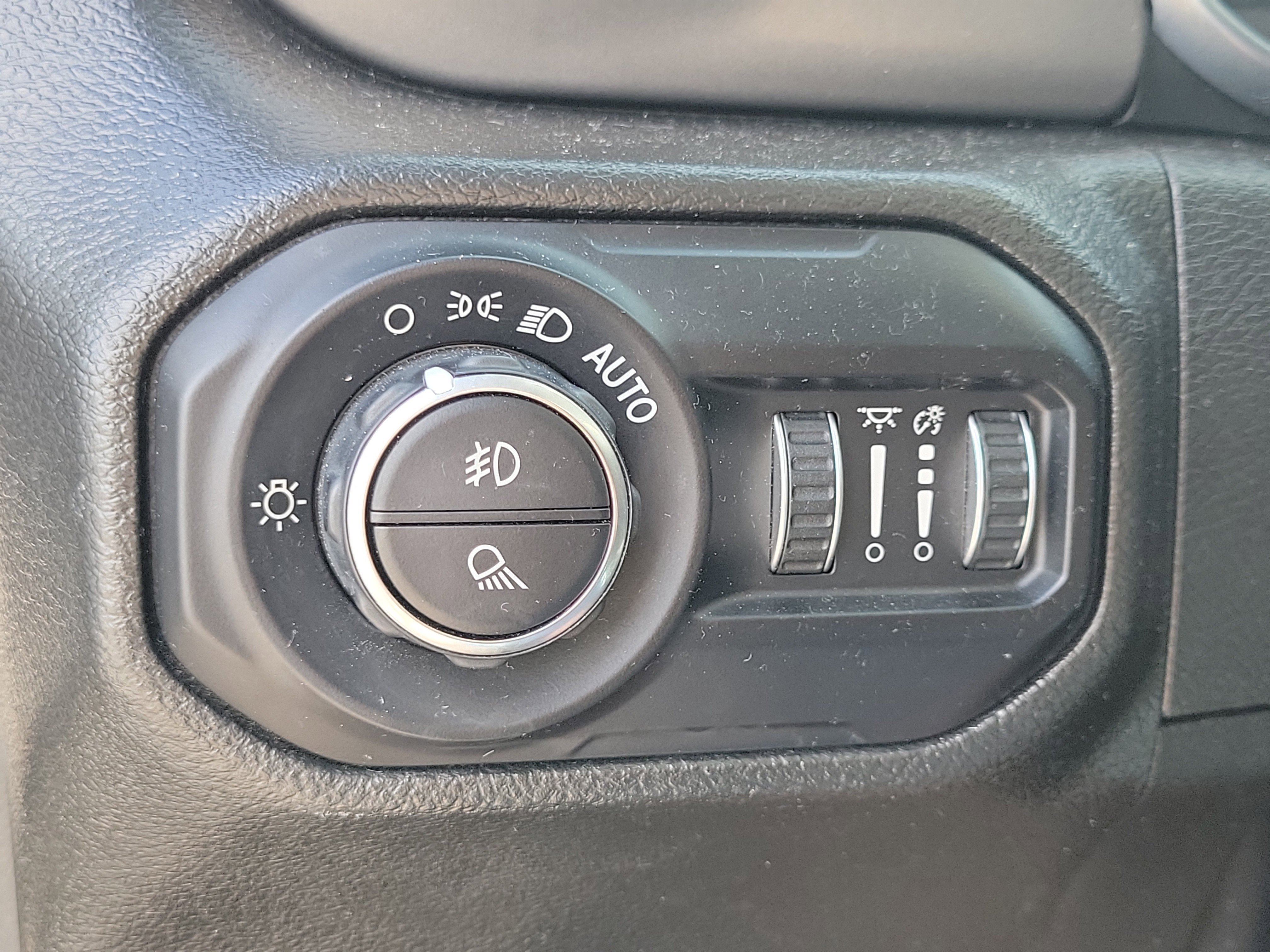 Used 2022 Jeep Gladiator Sport image 29