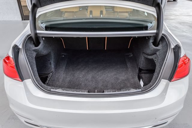 Used 2018 BMW 340i xDrive Sedan AWD/4WD image 11