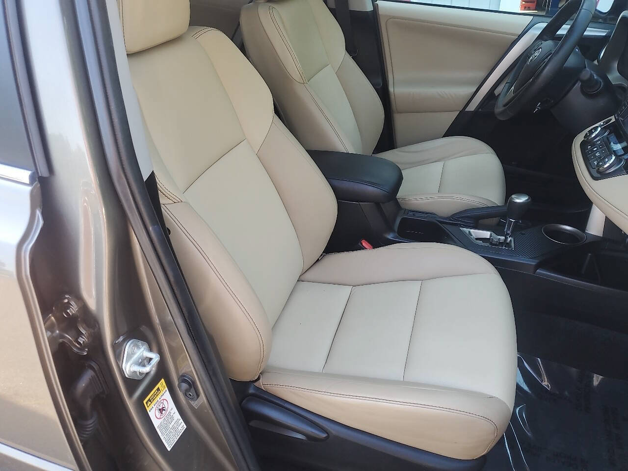 Used 2013 Toyota RAV4 Limited AWD/4WD image 10