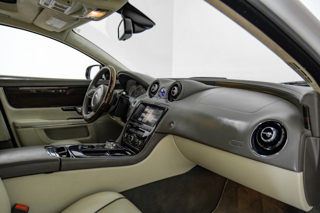 Used 2012 Jaguar XJ L image 10