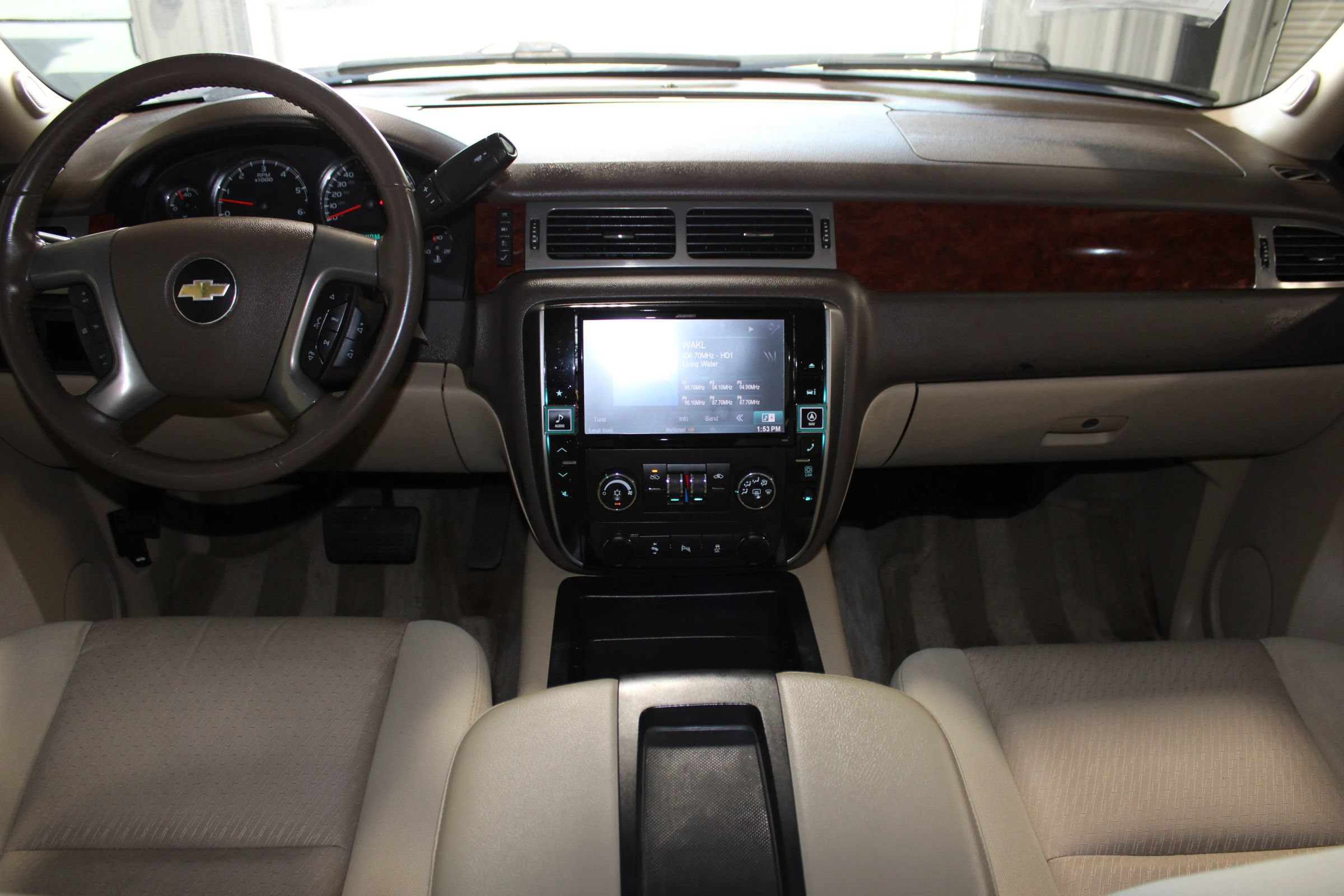 Used 2013 Chevrolet Avalanche LS RWD image 13