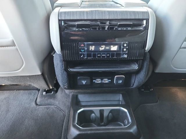 Used 2023 Jeep Wagoneer Series III w/ Convenience Group I image 22