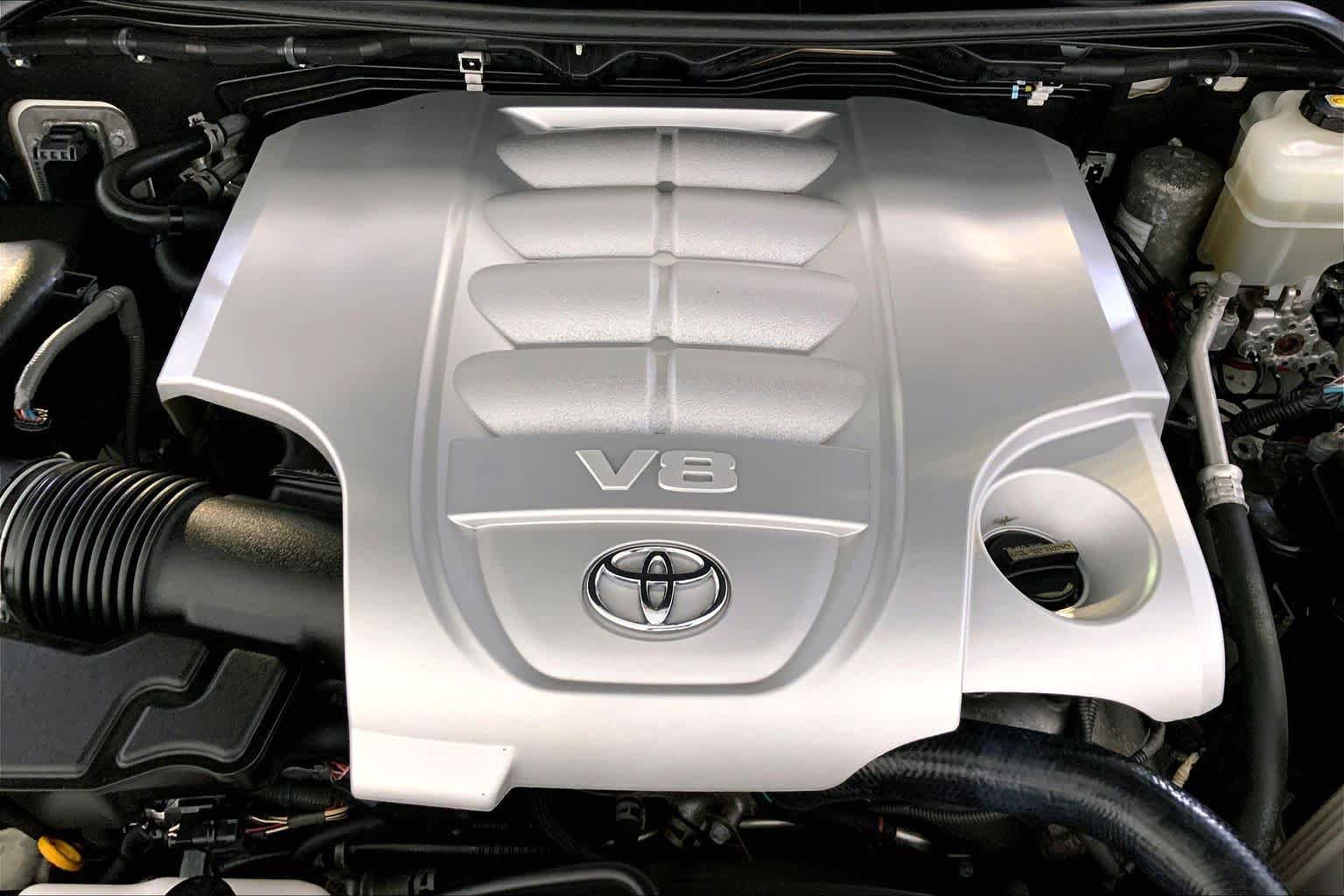 Used 2019 Toyota Land Cruiser AWD/4WD image 31
