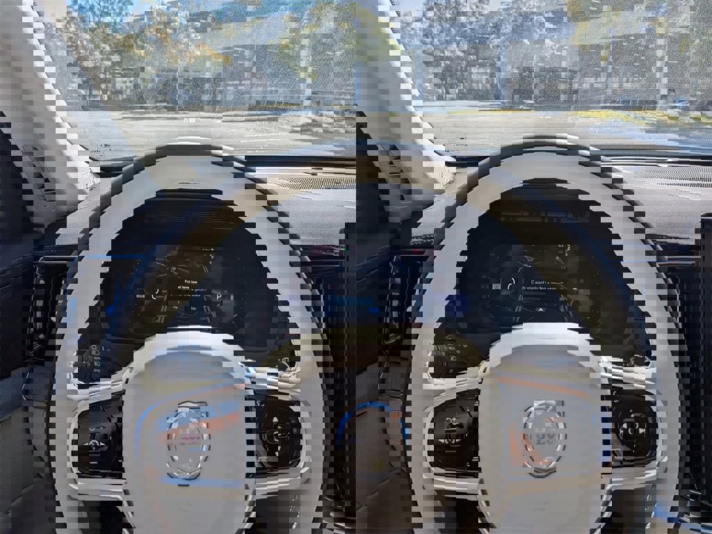 New 2026 Volvo XC90 B6 Ultra w/ Protection Package Premier image 36