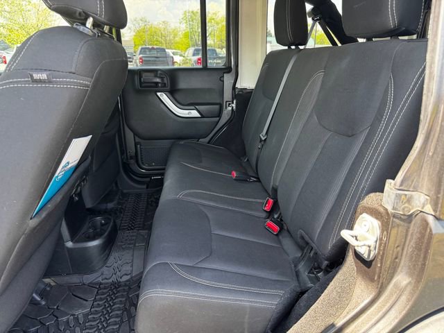 Used 2018 Jeep Wrangler Unlimited Rubicon w/ Cold Weather Group AWD/4WD image 19