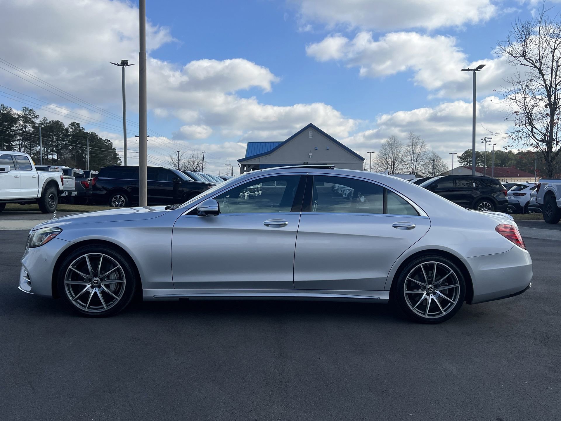 Used 2018 Mercedes-Benz S 450 Sedan image 25