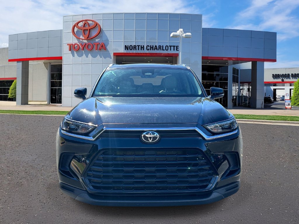 Used 2024 Toyota Grand Highlander FWD image 3