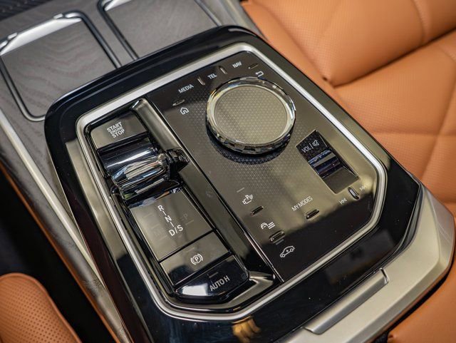 Used 2026 BMW 740i xDrive image 19