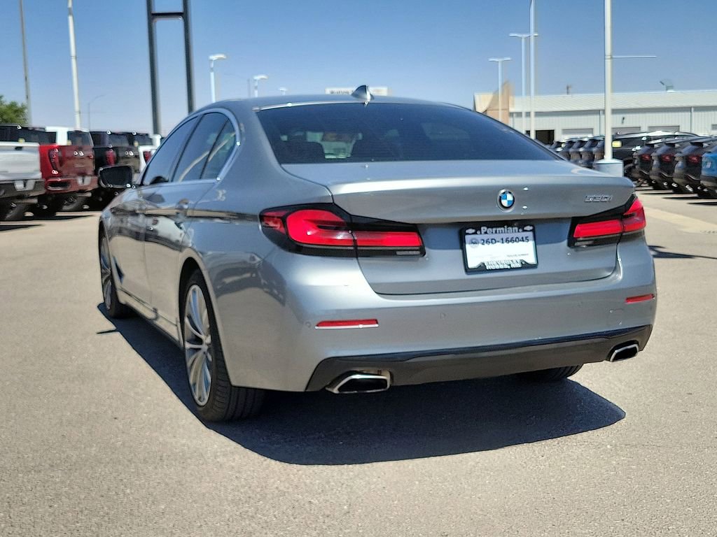 Used 2023 BMW 530i w/ Premium Package RWD image 8
