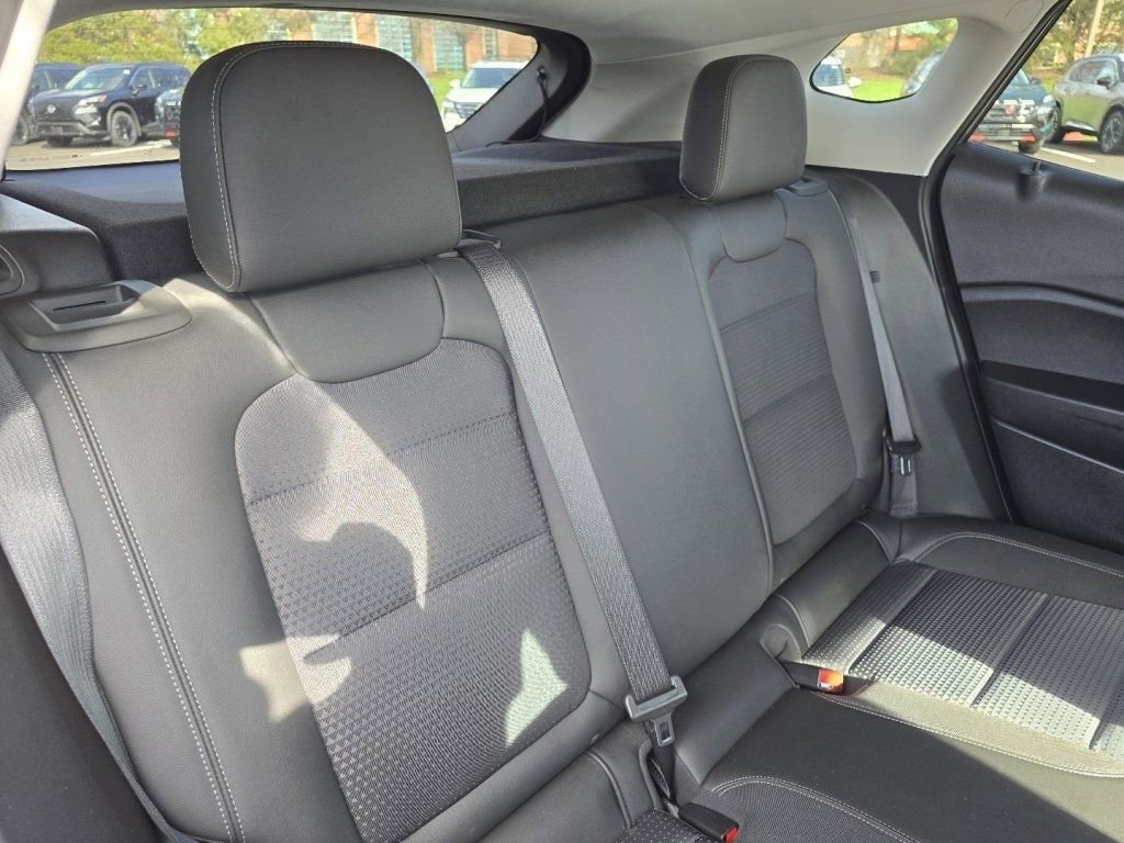 Used 2024 Chevrolet Trax LT w/ Driver Confidence Package image 15