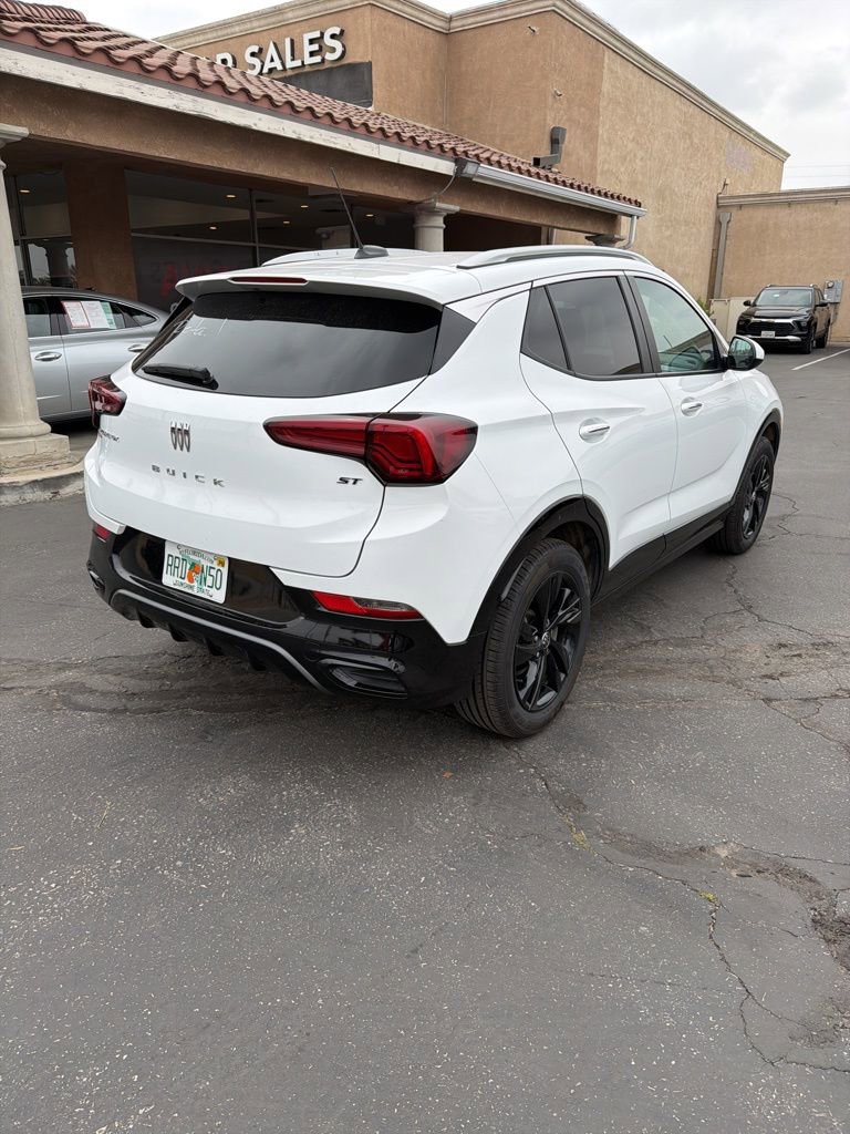 Used 2024 Buick Encore GX Sport Touring image 6