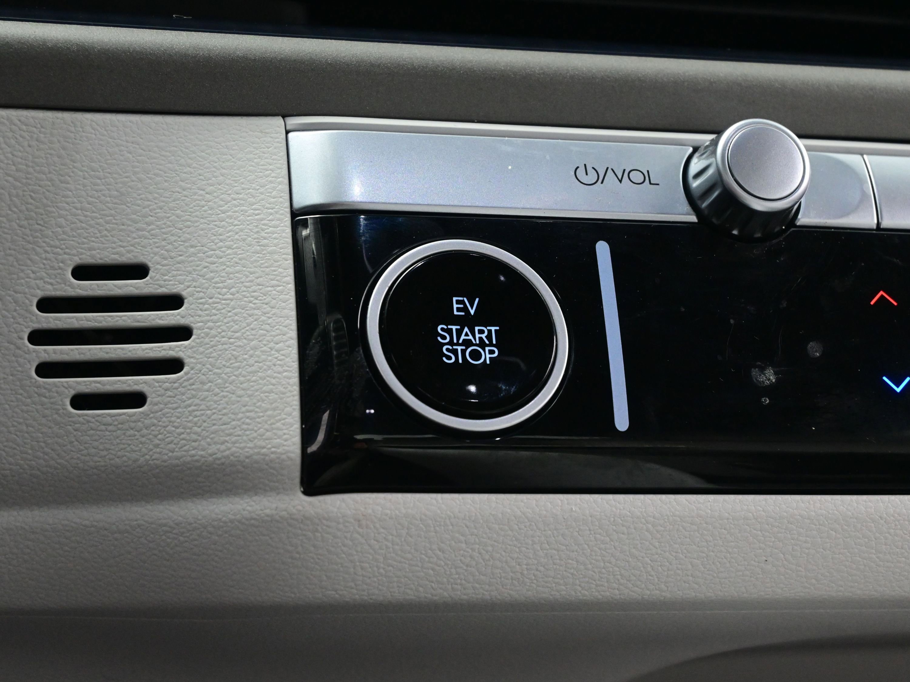 Certified 2024 Hyundai Ioniq 6 Limited image 23