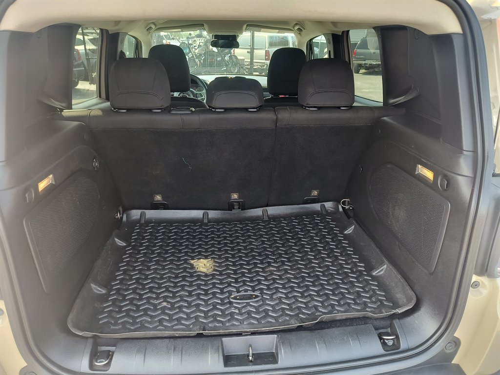 Used 2015 Jeep Renegade Trailhawk w/ Trailer Tow Group AWD/4WD image 30