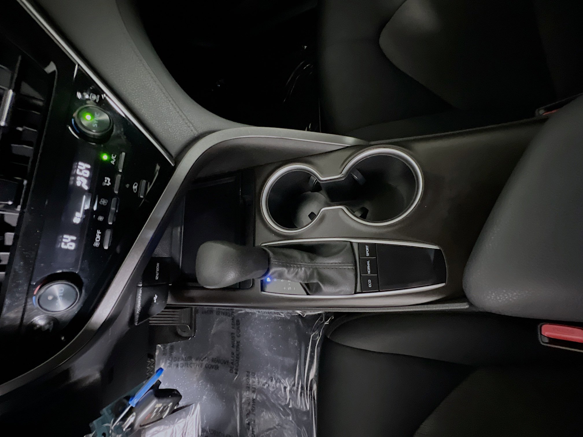 Used 2022 Toyota Camry LE image 24