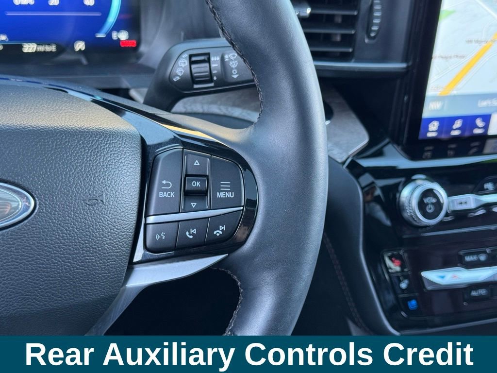 Used 2022 Ford Explorer Platinum w/ Equipment Group 601A image 12