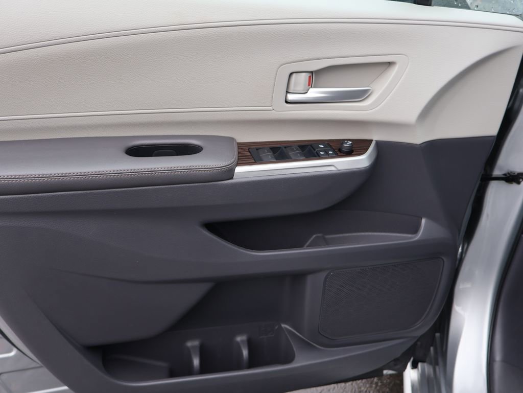 Used 2021 Toyota Sienna XLE image 20