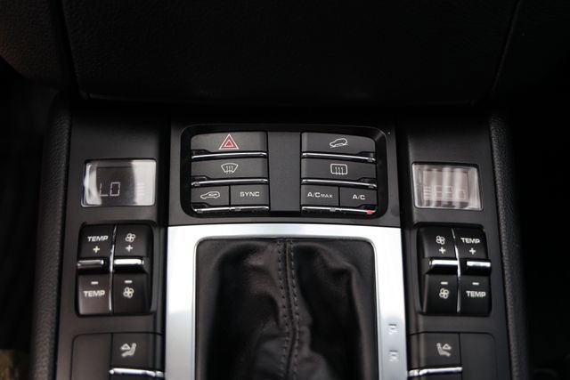 Used 2018 Porsche Macan AWD/4WD image 22