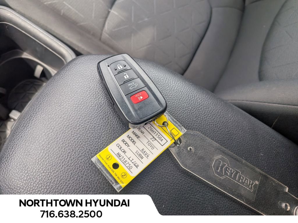 Used 2022 Toyota RAV4 XLE w/ Convenience Package AWD/4WD image 20