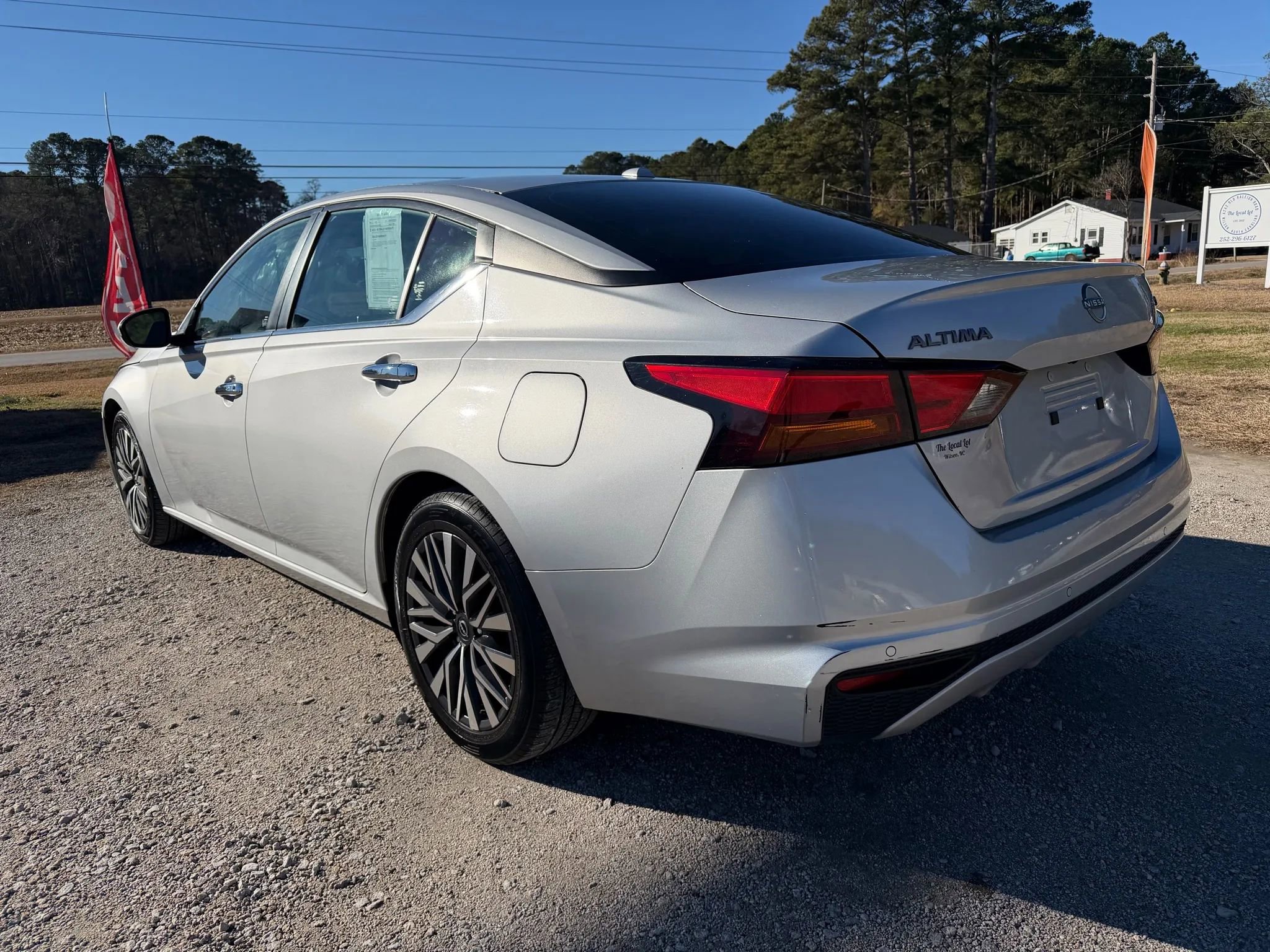 Used 2023 Nissan Altima 2.5 SV image 3