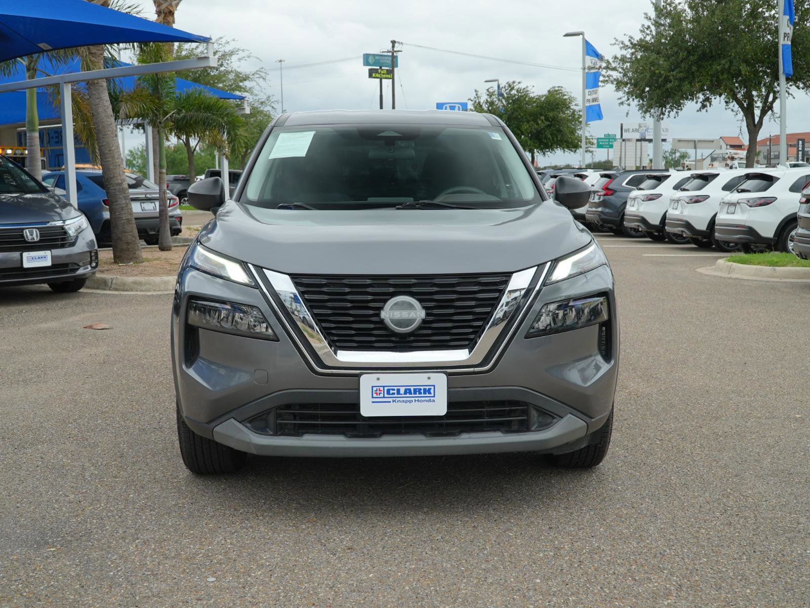 Used 2022 Nissan Rogue S FWD image 2