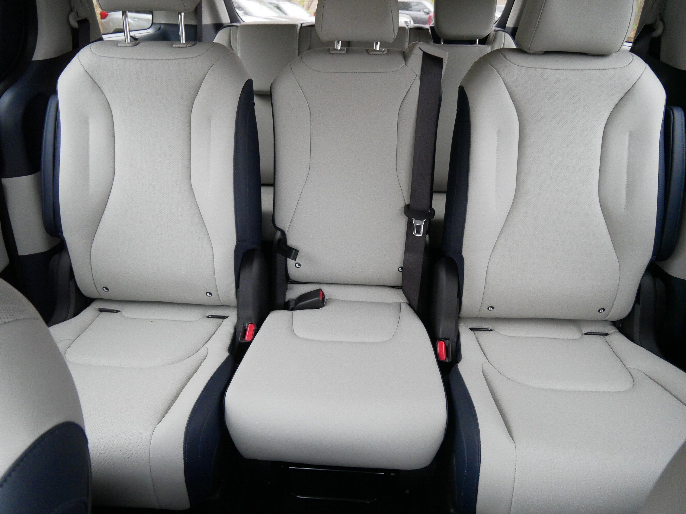 New 2026 Kia Carnival EX image 6