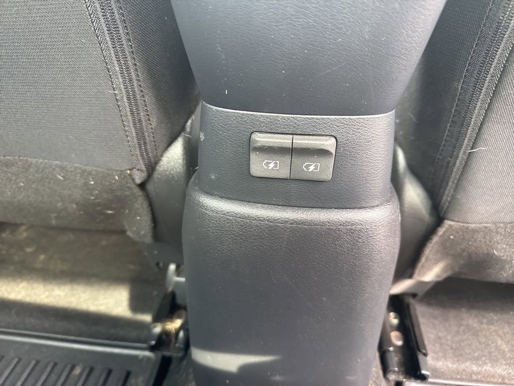 Used 2022 Nissan Versa SR image 29